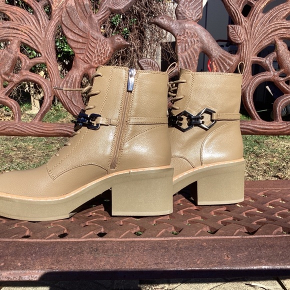 NWT Vince Camuto Leather Keltana Combat Cub Stanly Block Heel Moto Boot - Picture 2 of 8